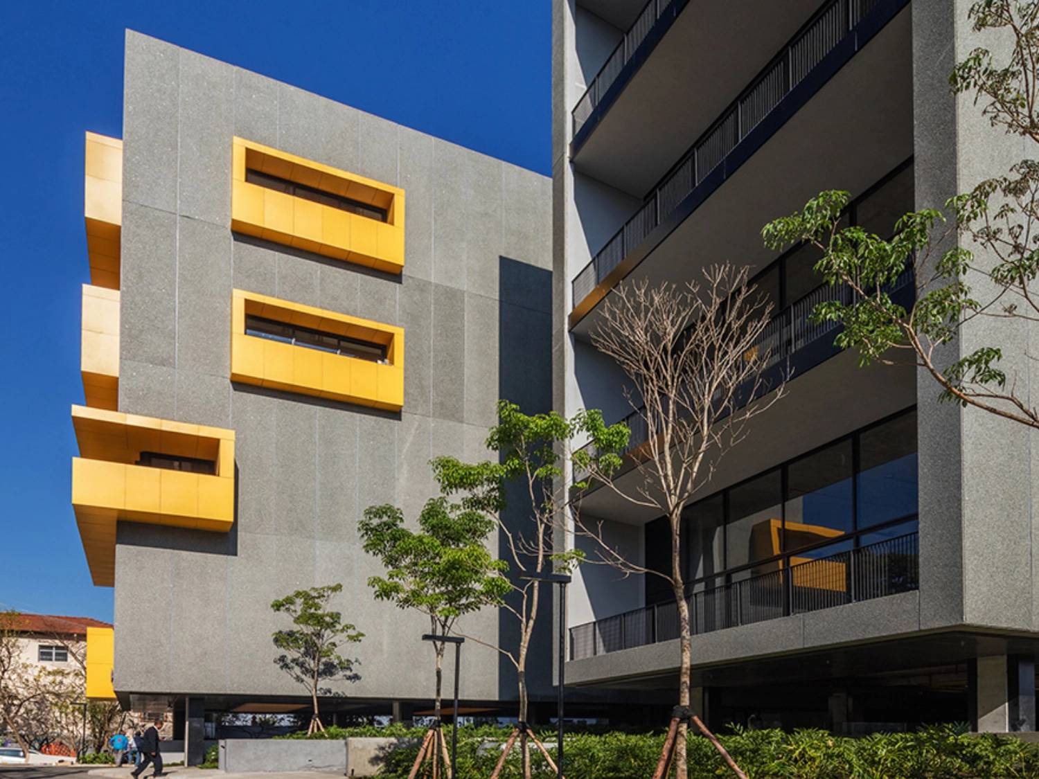 structures of buildings made in hpl panel product