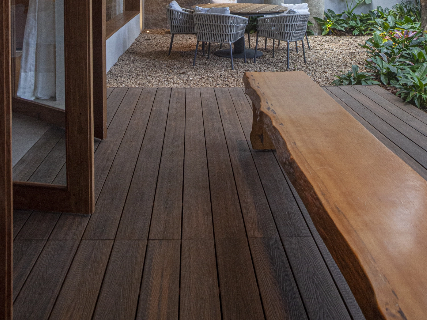 Outdoor decorations with arkodeck E