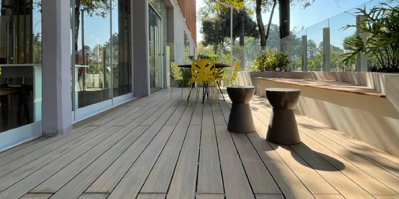 Outdoor decorations with arkodeck E